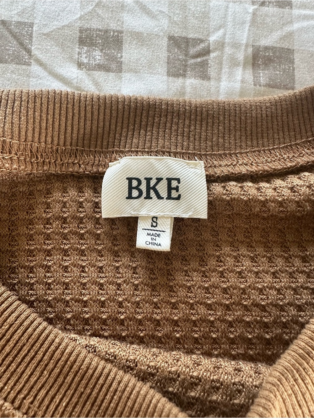 BKE Women's Brown Waffle-Knit Crewneck Sweater with Plaid Sleeve Panels - Picture 2 of 2